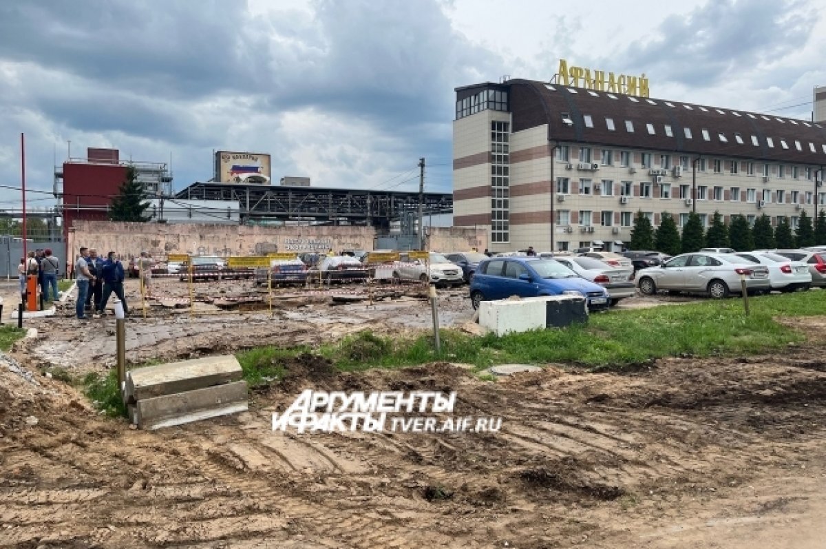    В Твери на парковке у завода было повреждено около 20 автомобилей