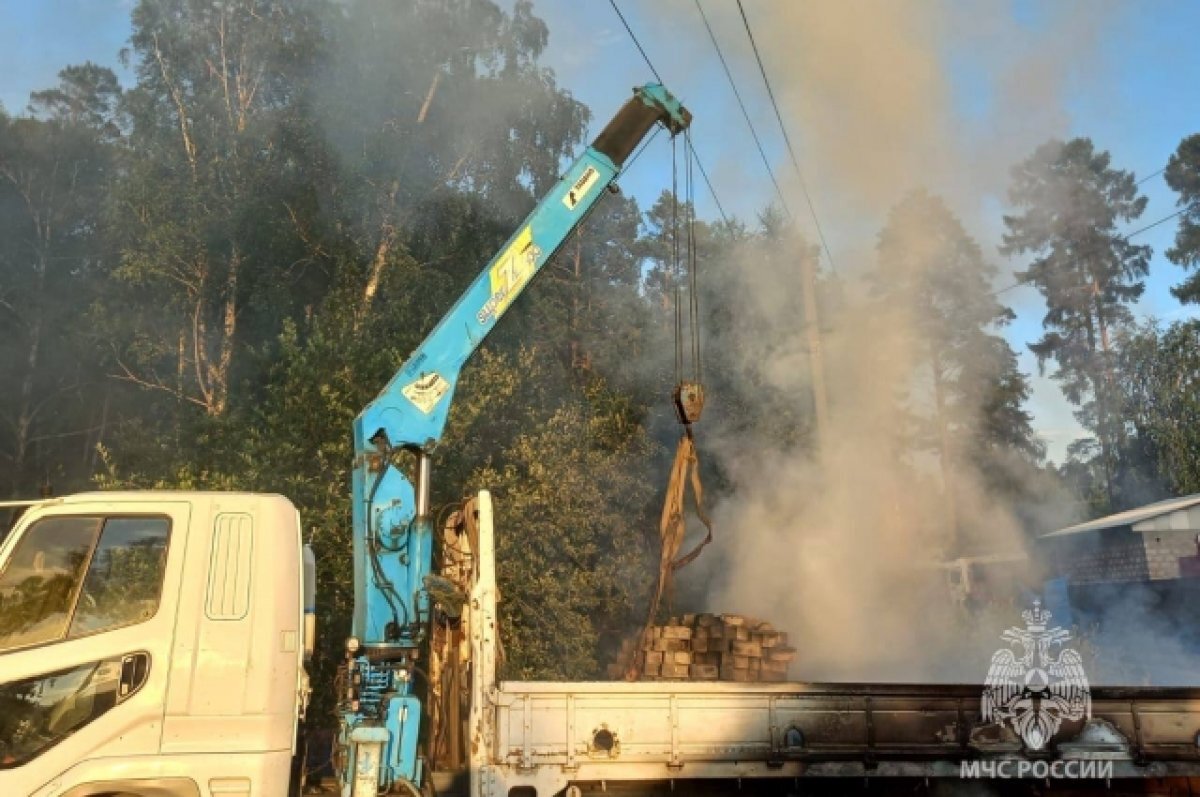    Двое водителей задели провода и погибли от удара током под Иркутском