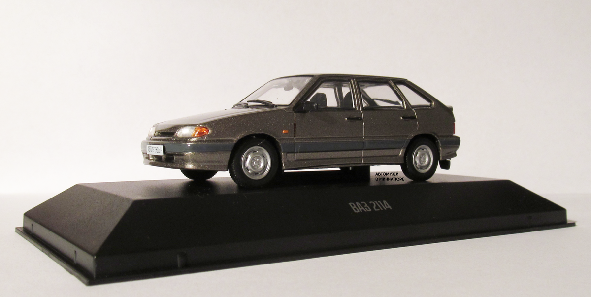 Модель ВАЗ-2114 из коллекции автора