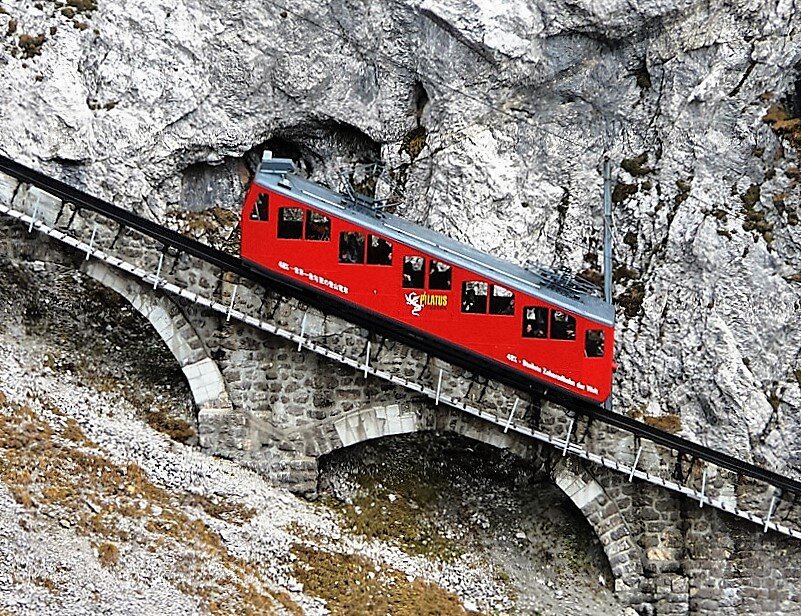 Пилатусбан- самая крутая железная дорога.