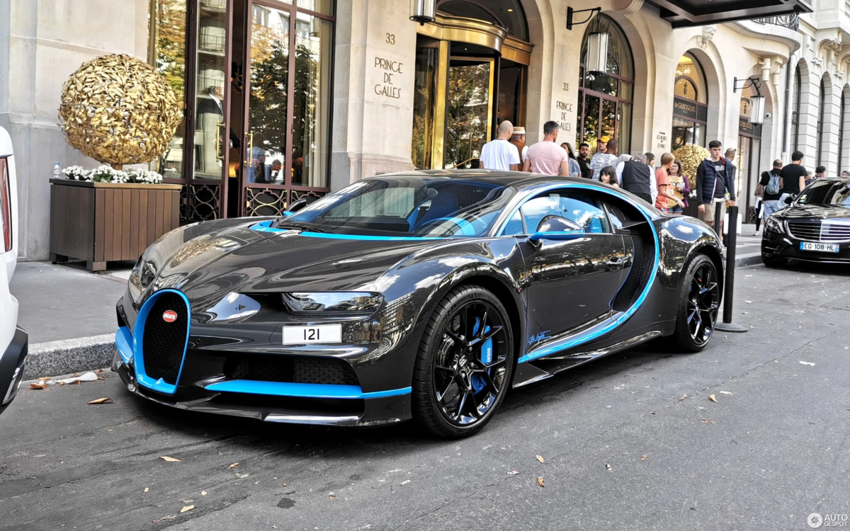 Бугатти чирон мск. Бугатти шерон 1 поколения. Бугатти шерон супер спорт. "bugatti" "chiron" "2018" fe. Бугатти широн в россии.