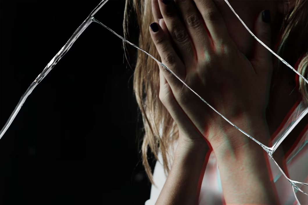 "Абьюз" от англ. "abuse" — злоупотреблять, оскорблять, плохо обращаться. Фото: freepik.com