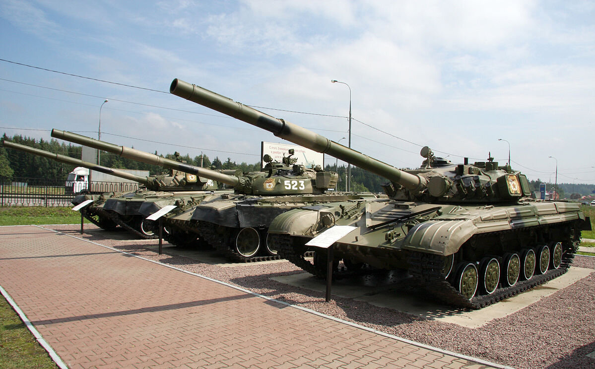 Т-64, Т-72, Т-80 - сумеете уверенно отличить один от другого?