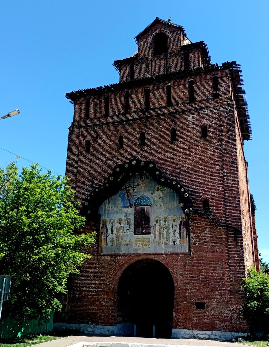 Пятницкие ворота 