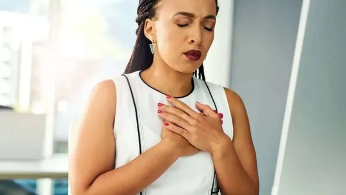 Кислотный рефлюкс является одним из признаков рака двенадцатиперстной кишки (Изображение: Getty Images)