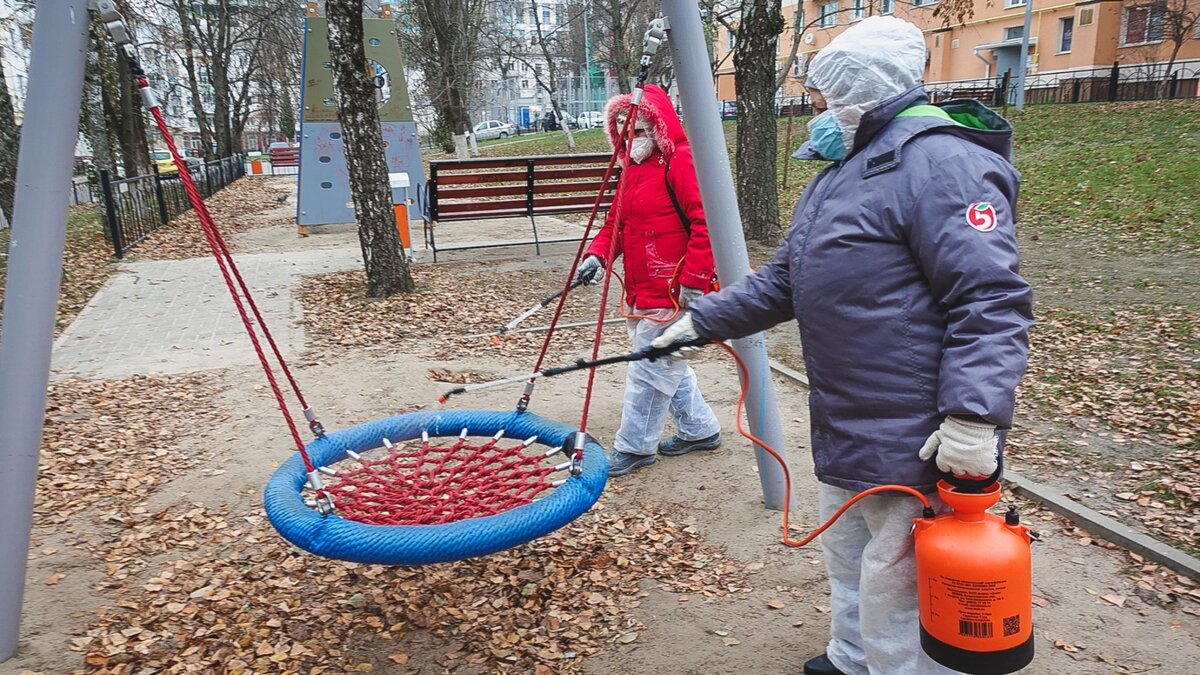     Ковид прошёл, но расслабляться рано: в России стали выявлять заболевания, которые давно казались забытыми — корь, холера, лихорадка Западного Нила… Ассортимент заразы неприятно удивляет. Как так вышло, что мы движемся назад в средневековье?