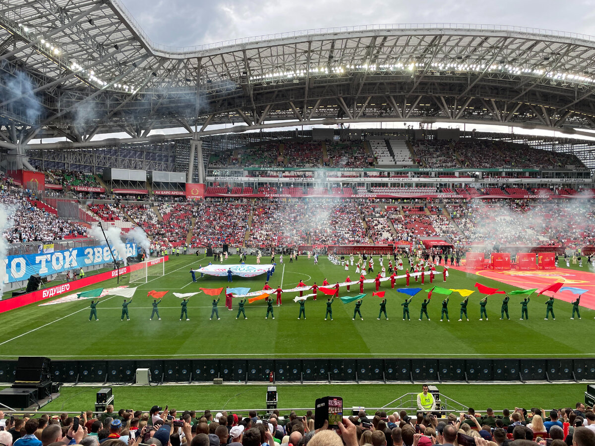 В этом году Казань должна была проводить Суперкубок Европы по футболу, но из-за известных событий европейские клубы в Россию ехать отказались, поэтому матч перенесли в Грецию.-21