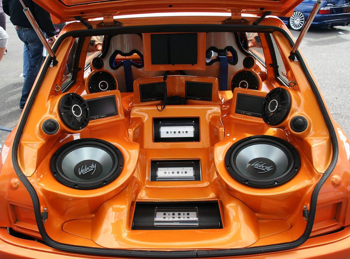 Лучшие басс музыки. Car Audio автомобильные динамики. Sq Audio система FG Cruiser. Трехполосная система автозвук. Сабвуфер в машину.