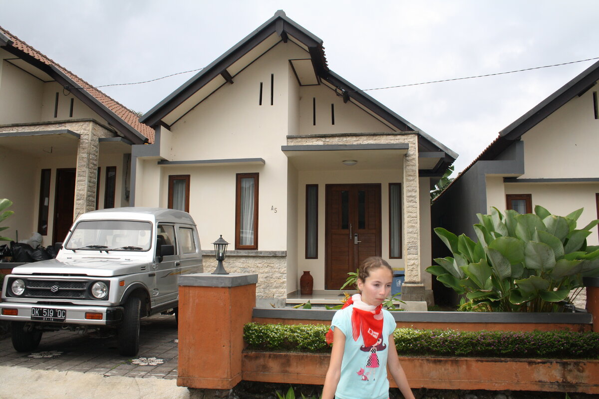 Бунгало рядом с озером Братан (Beratan) на Бали