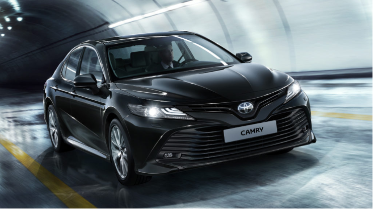 Toyota Camry 2018: характеристики, комплектации, цены