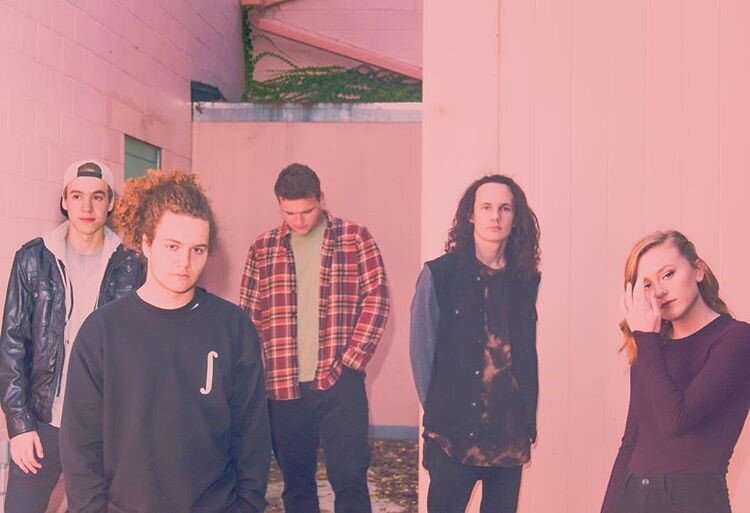 Фото с https://www.instagram.com/firsttoeleven