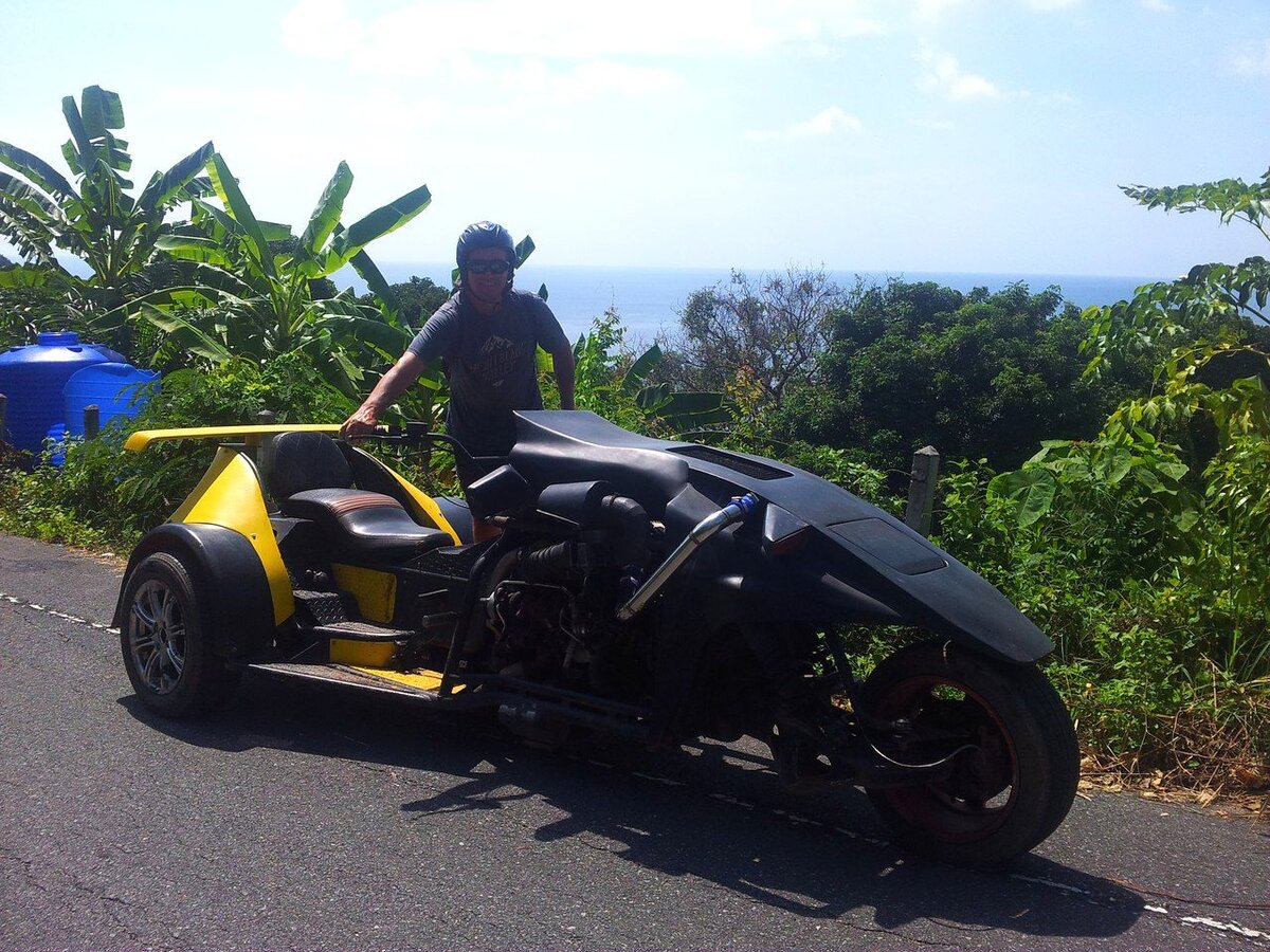 Чего только не встретишь на дорогах Таиланда.