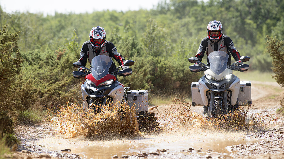 Ducati Multistrada 1200 Enduro в естественной среде обитания.