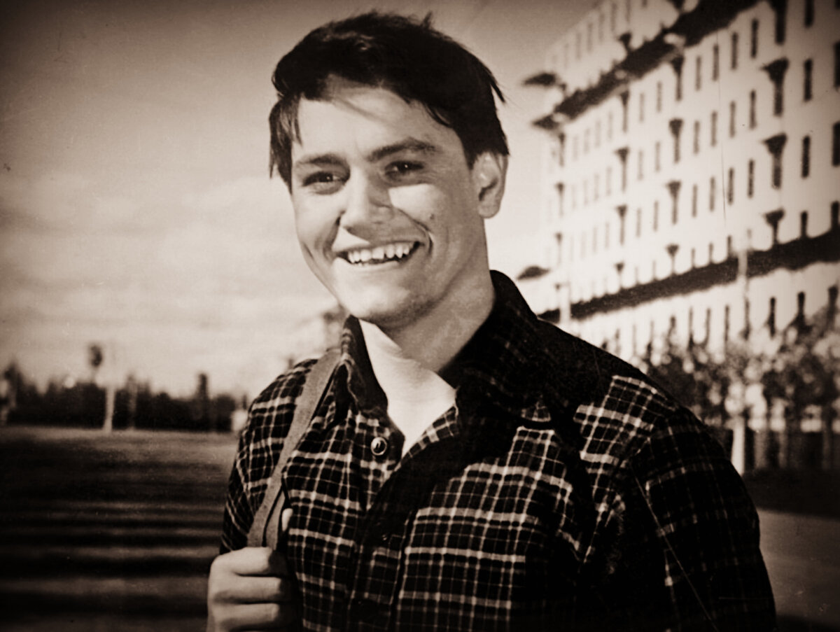 Владимир Земляникин в фильме "Дом, в котором я живу"  1957г. (источник фото: m.kino-teatr.ru)