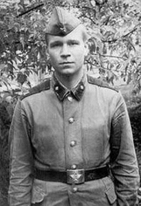 Валерий Кипелов в армии