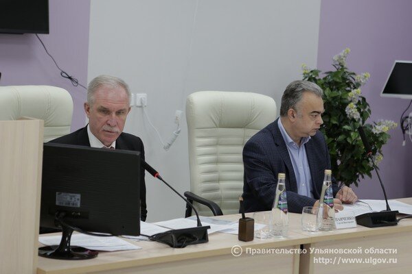 Губернатор Ульяновской области Сергей Морозов (слева) и региональный министр здравоохранения Сергей Панченко (справа)