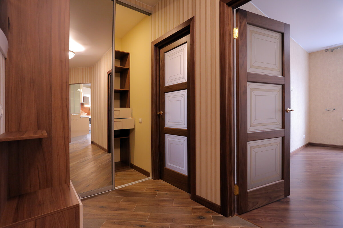 вертикальное зеркало от пола до потолка