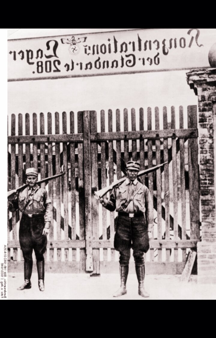 Вход в концлагерь Ораниенбург, 1933 г. 