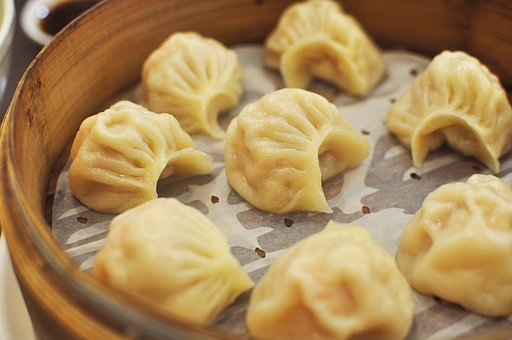 https://cdn.pixabay.com/photo/2017/06/11/17/03/dumplings-2392893__340.jpg