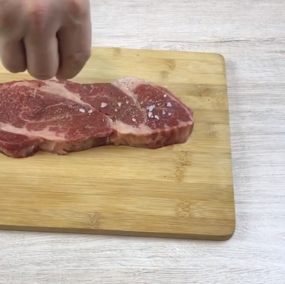 Чак ролл стейк - настоящая мужская еда! Мясо от Мираторга съедобно ...