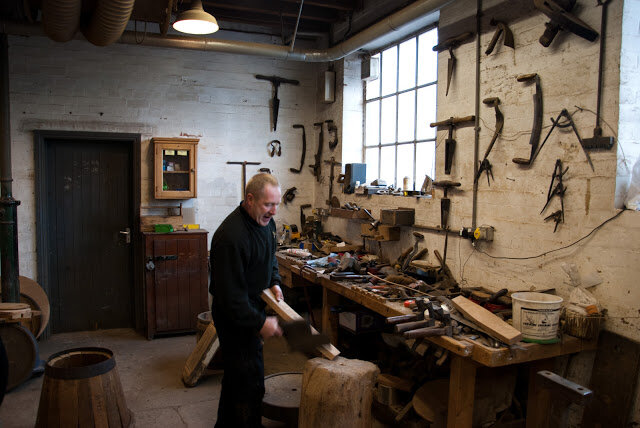 Тот самый бондарь.