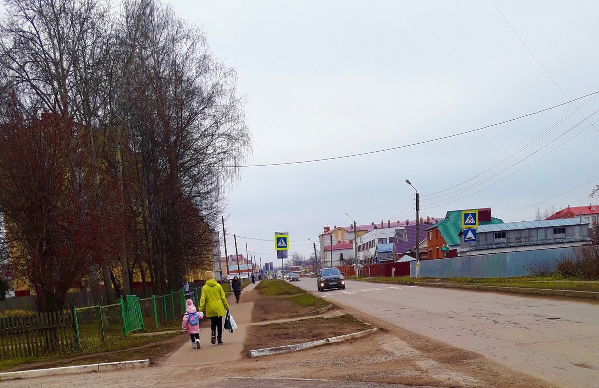 Старинный город Чувашии – Цивильск, на улице чувашская свадьба, карета у дороги и мост 1910 года, показываю все как есть