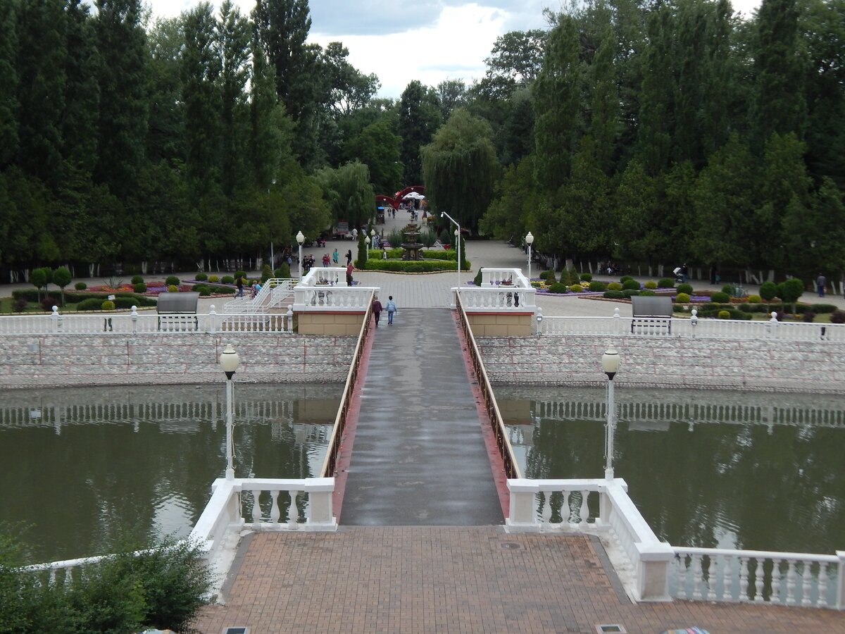 Большой парк в маленьком южном городе Черкесске | Travel взгляд - Анталья,  Кавказ, Алтай, Урал | Дзен