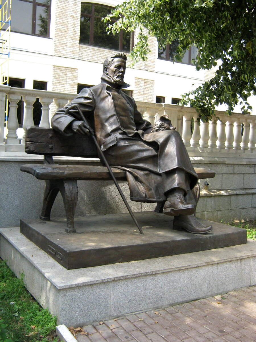 Памятник в Звенигороде