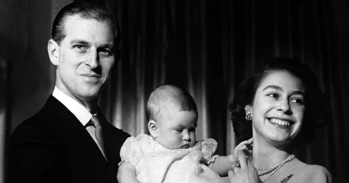 Королева Елизавета II, принц Филипп и Чарльз