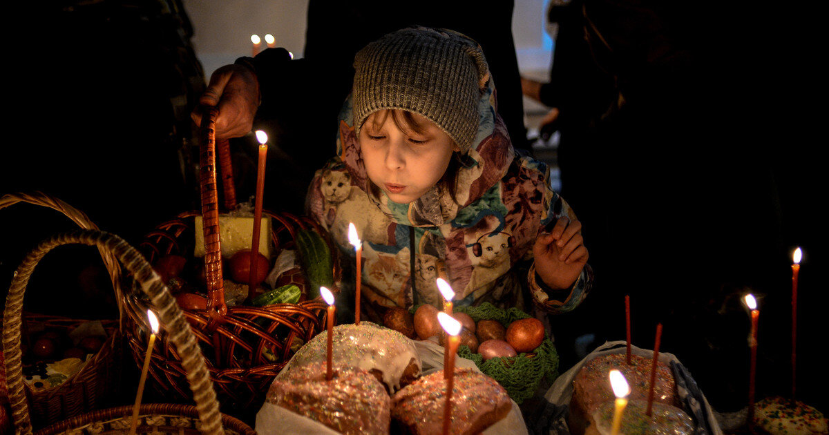 Христос Воскресе! В дни Страстной седмицы неоднократно звучали то ли возмущения, то ли упреки о том, что у нас украли Пасху! Заявление само по себе странное, если не сказать крамольное! Оно выявляет непонимание того, что есть Пасха! 