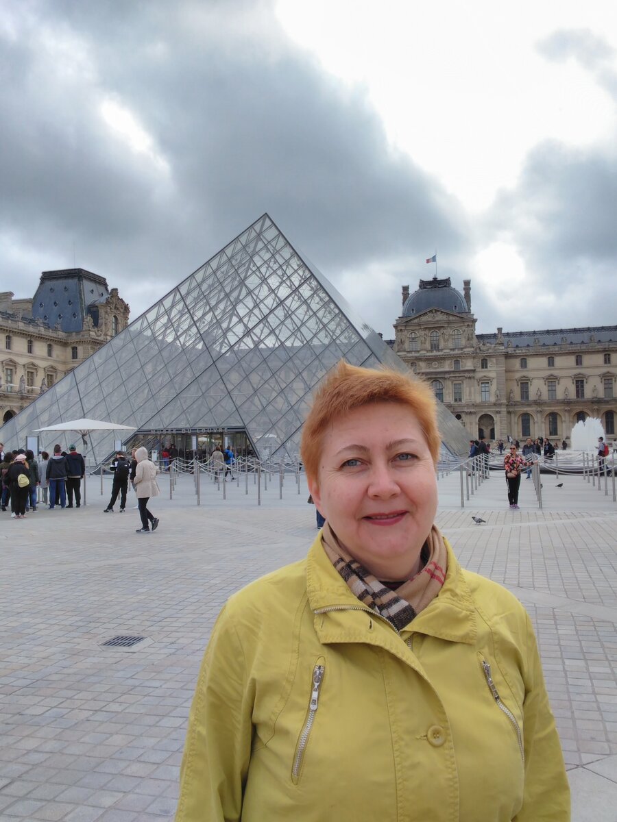 Резкий холодный ветер и вот я как французы под Москвой, укутана в то, что дали. 