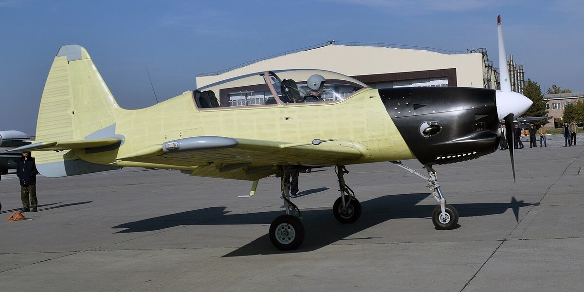 Як-152 после первого полёта (источник: Яндекс картинки) .