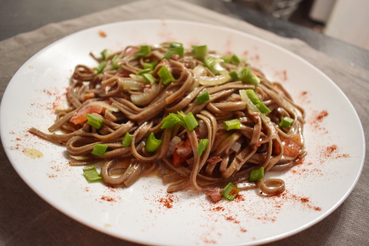 Домашняя лапша с тушёнкой🍜