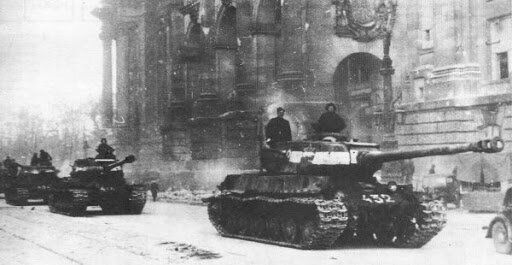 Танк ИС-2