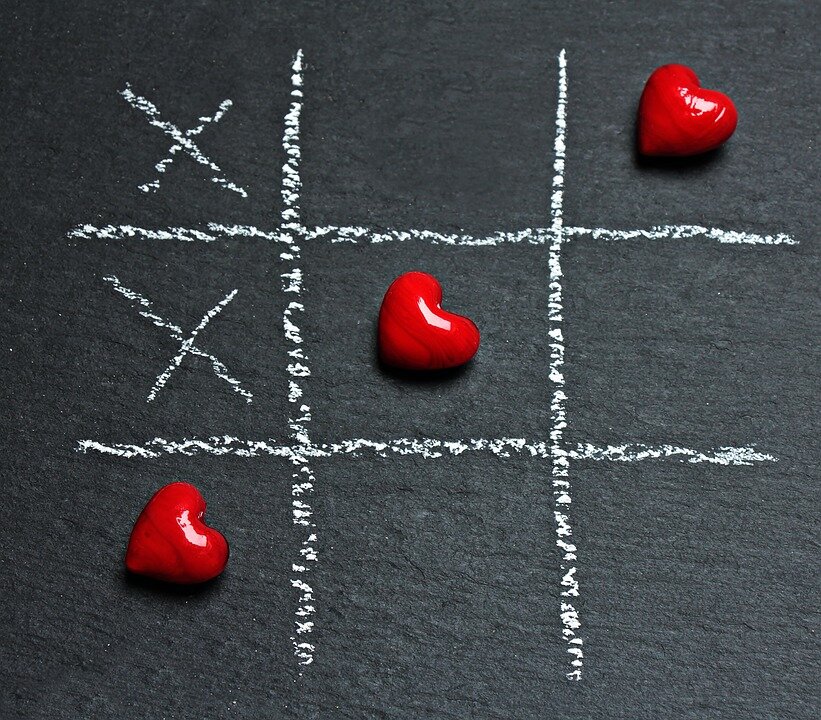 https://pixabay.com/ru/photos/крестики-нолики-любовь-сердце-1777880/