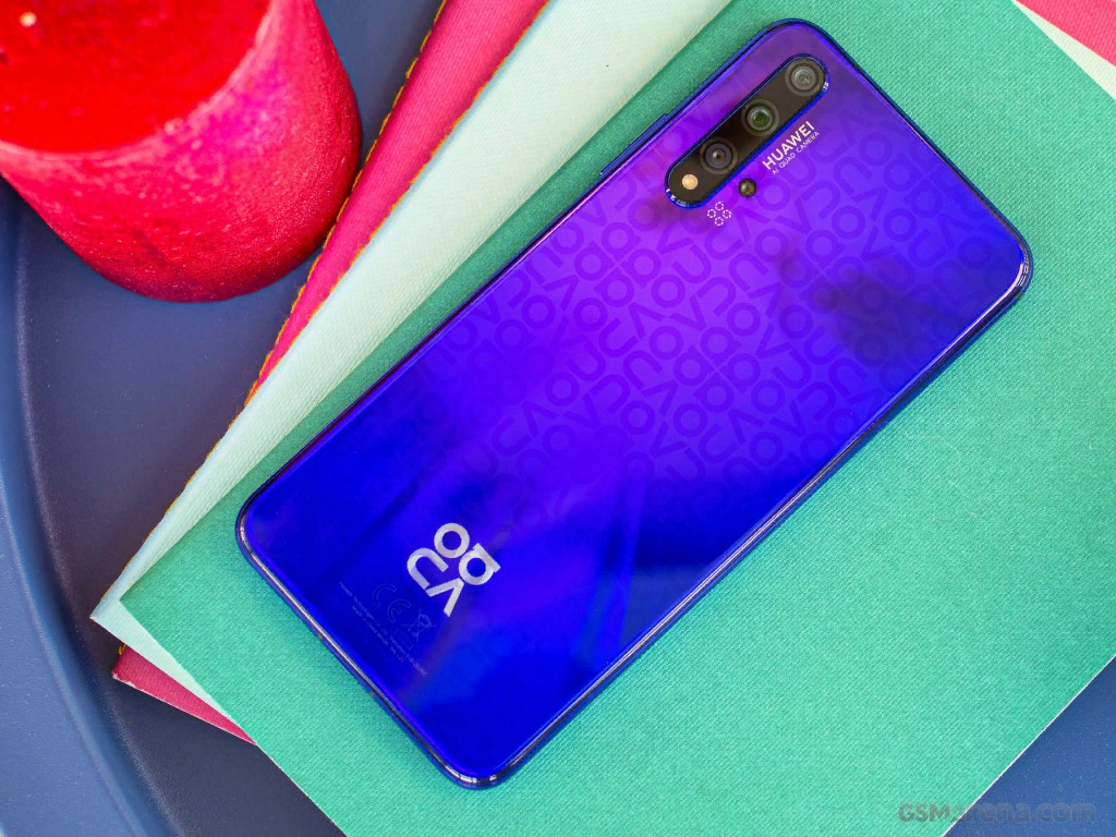 Флагманская мощь за скромную сумму, этот Huawei разносит в щепки конкурентов - Kirin 980, 6 Гб ОЗУ, Google-сервисы0