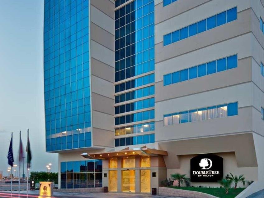 С сайта: https://www.booking.com/hotel/ae/doubletree-ras-al-khaimah.ru.html