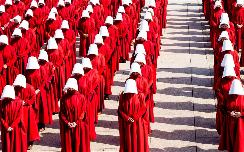 кадр из фильма "Рассказ служанки"