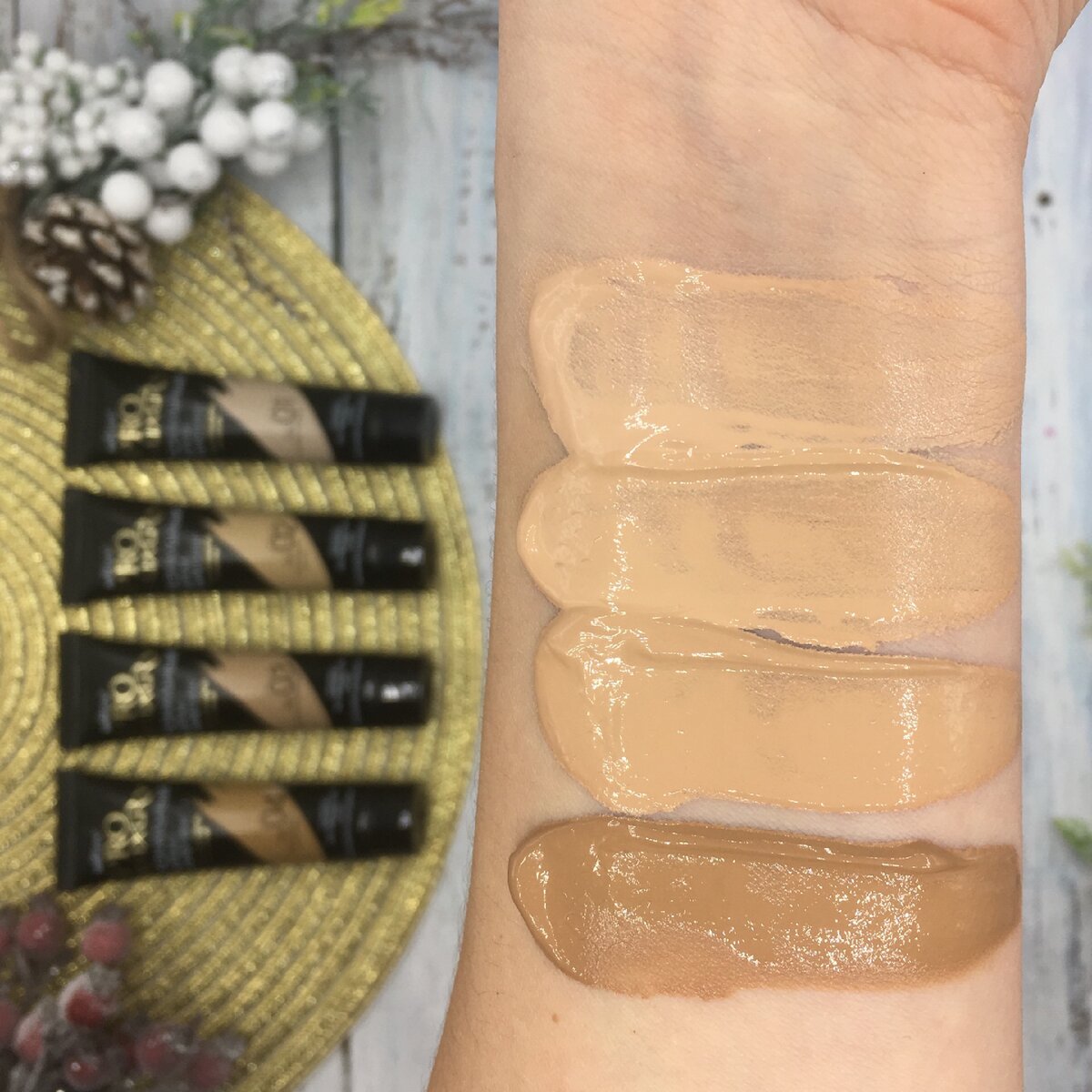 Оттенки по порядку - сверху вниз: 01, 02, 03, 04.