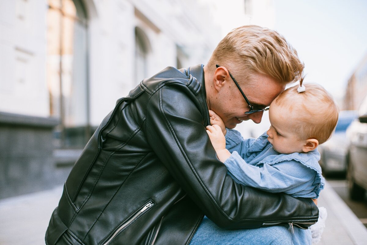 Забываешь отца ребенка. Отец забывает. Fathers Day in the uk.