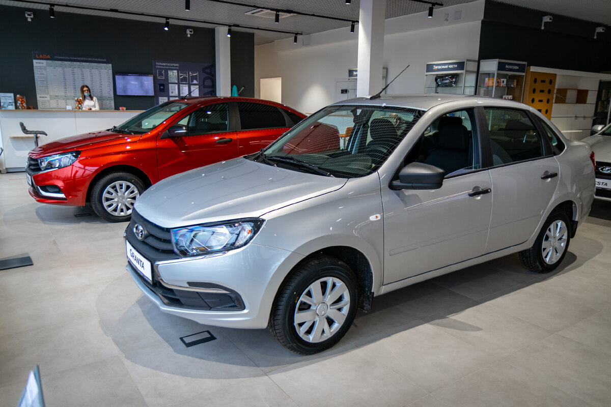 Lada Granta седан и Lada Vesta седан