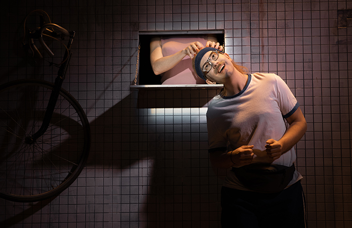 Источник: https://cdn.bfm.ru/news/photopreviewextralarge/2022/01/16/spektakl.jpg