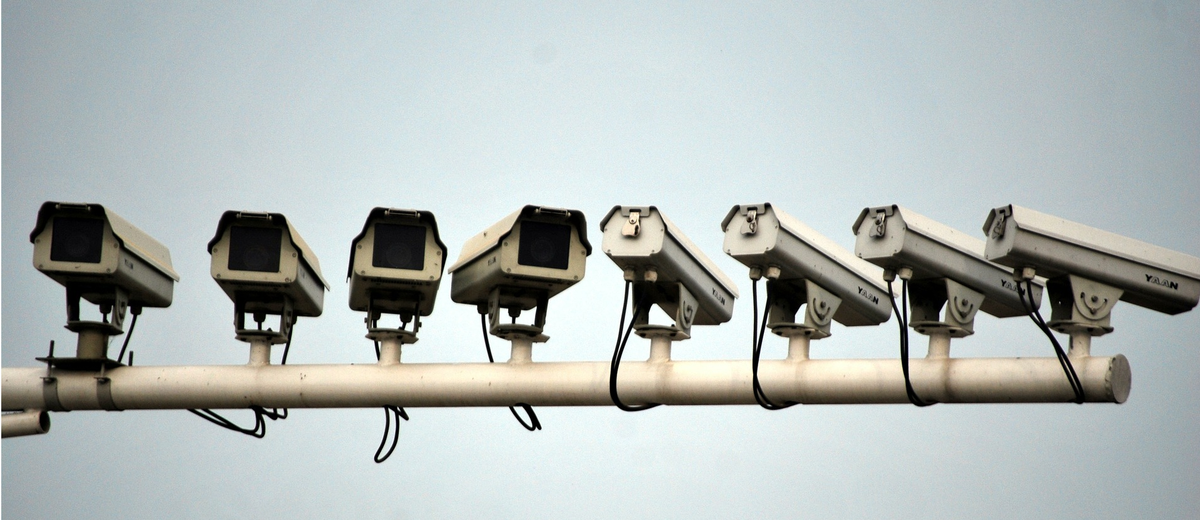 Типичная расстановка камер на магистралях в крупных городах.