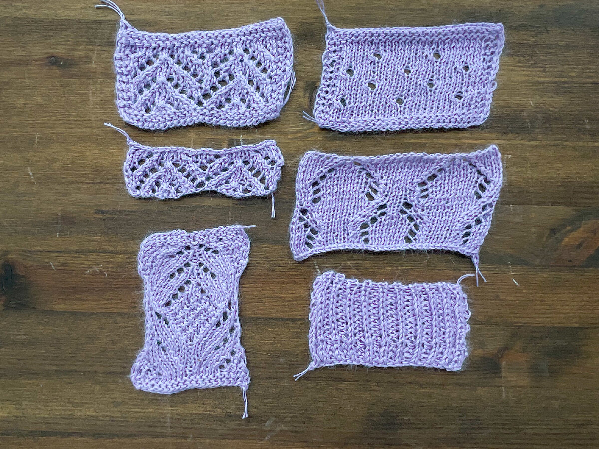 Образцы связаны в 2 и 3 нити на спицах 3,25 мм