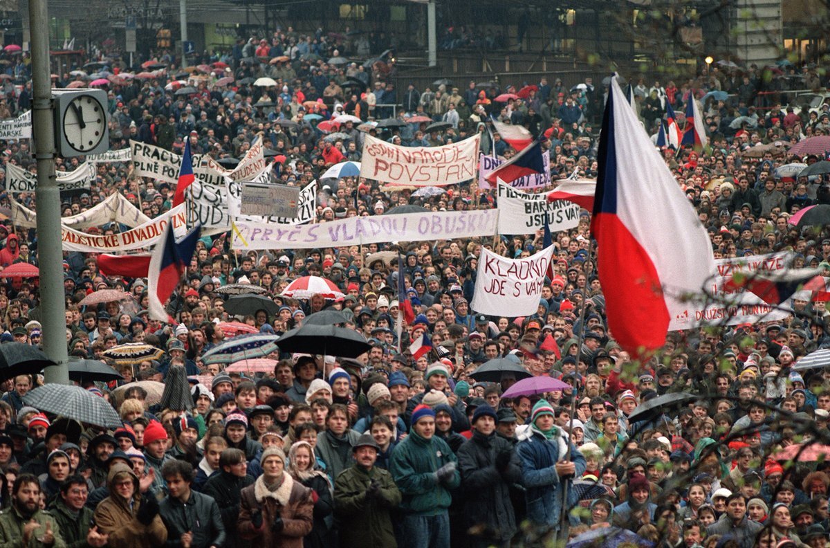 Протест демократии