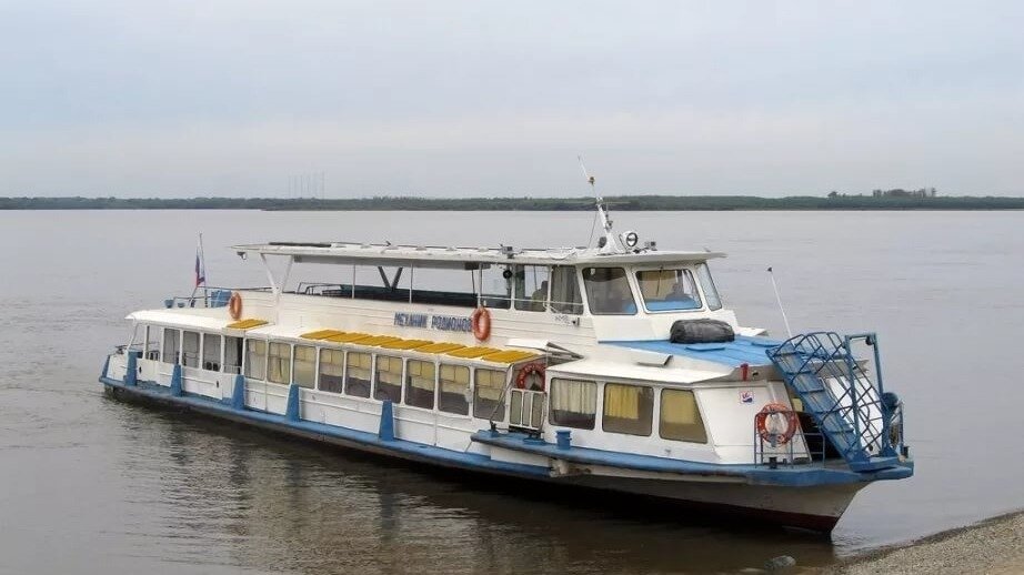     Дачники спешат подготовить свои участки к зиме.