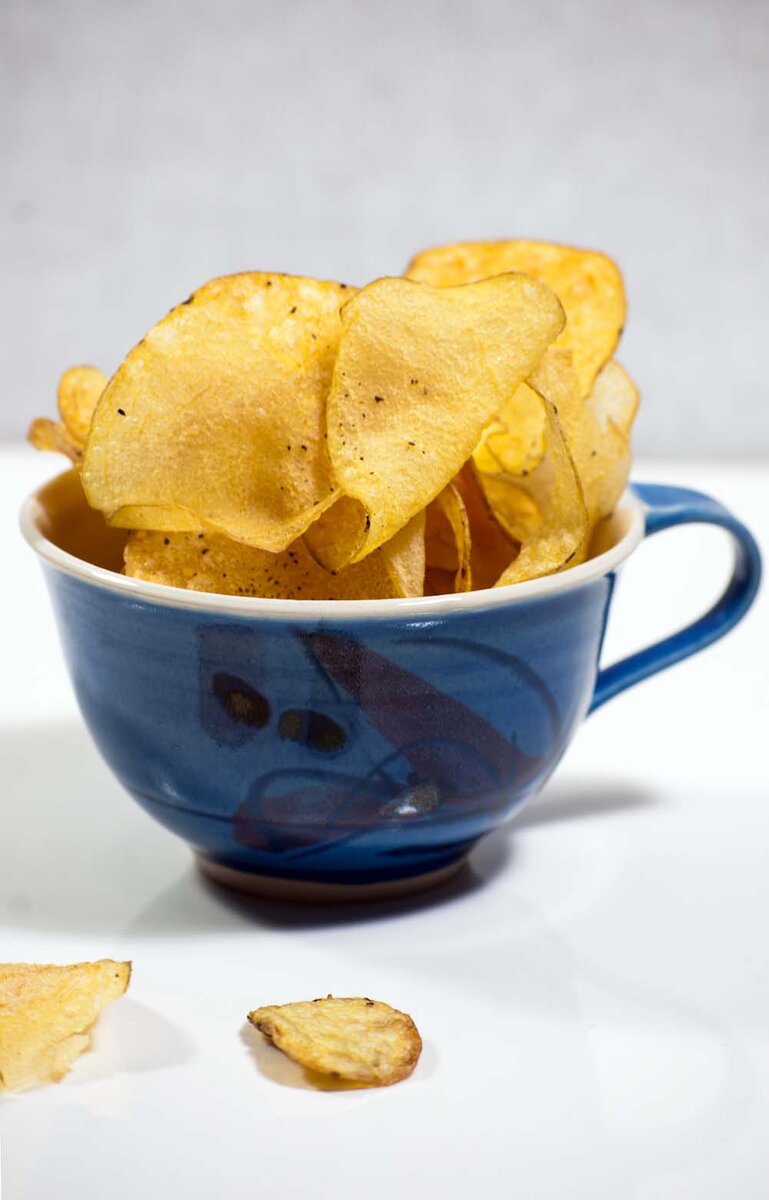 Источник изображения: https://yandex.ru/images/touch/search?text=%D1%87%D0%B8%D0%BF%D1%81%D1%8B&source=tabbar&pos=19&img_url=http%3A%2F%2Fsourdoughandolives.com%2Fwp-content%2Fuploads%2F2017%2F03%2FChips.jpg&rpt=simage&lr=62