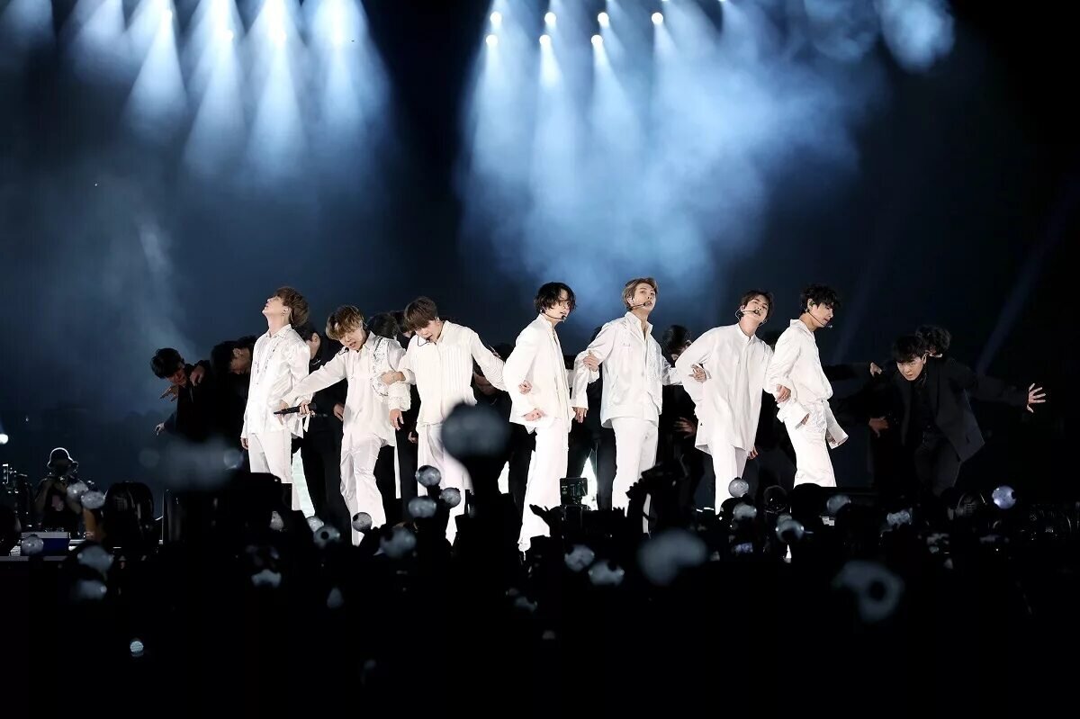 Выступление втс. БТС на сцене 2022. Группа БТС на сцене. BTS Busan Concert.