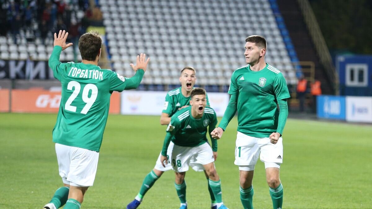    Футболисты "Томи" радуются забитому мячу© официальный сайт ФК "Томь"