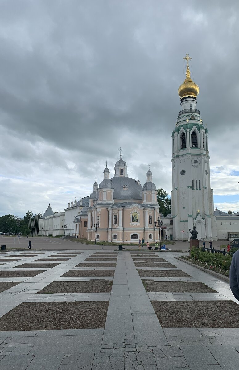 Воскресенский собор в стиле барокко, Вологда. 1772 год постройки.
